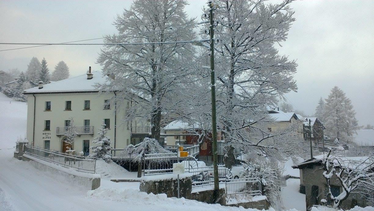 Hotel Des Alpes Dalpe Exteriör bild